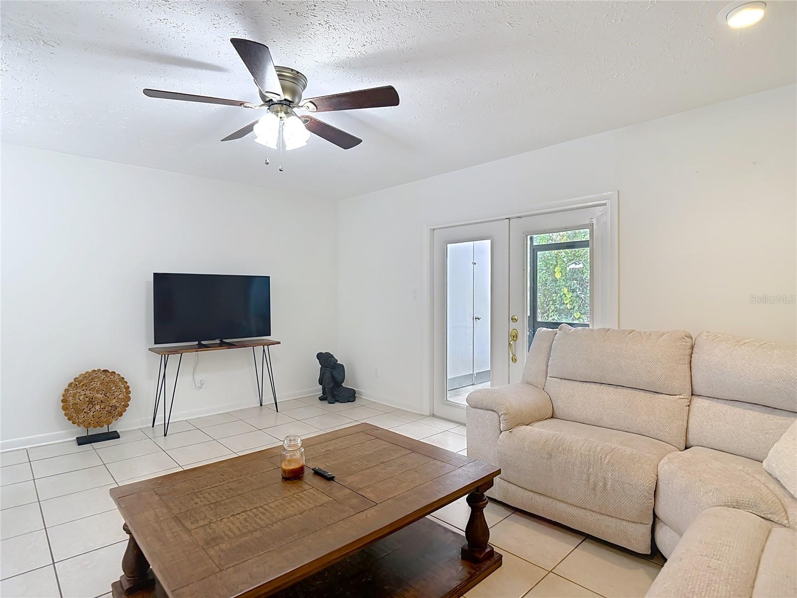 CARROLLWOOD OAKS - Residential