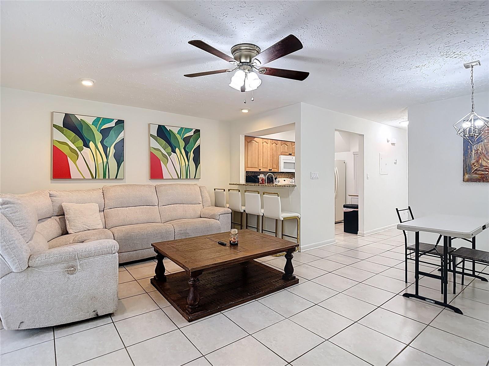 CARROLLWOOD OAKS - Residential