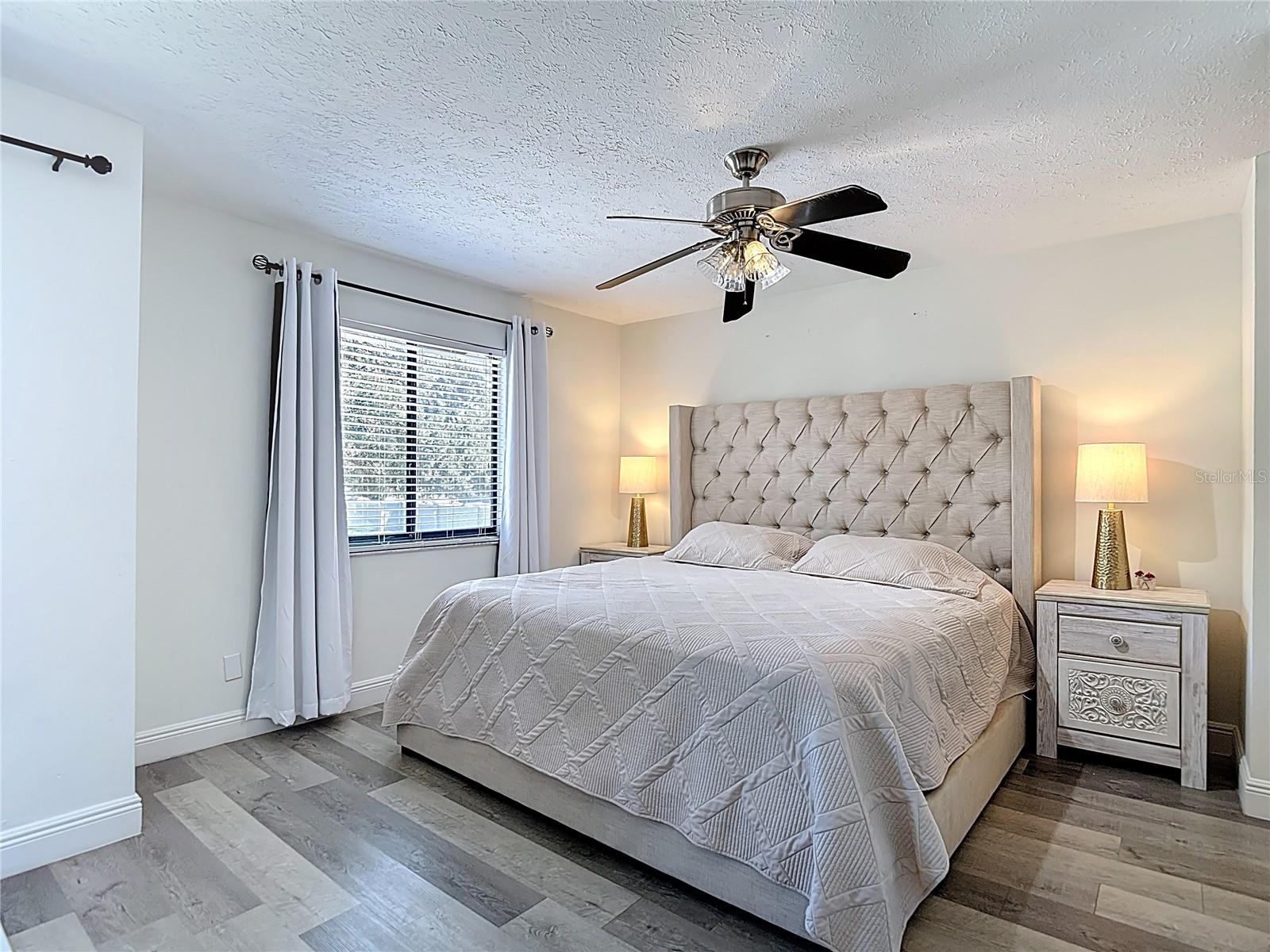 CARROLLWOOD OAKS - Residential