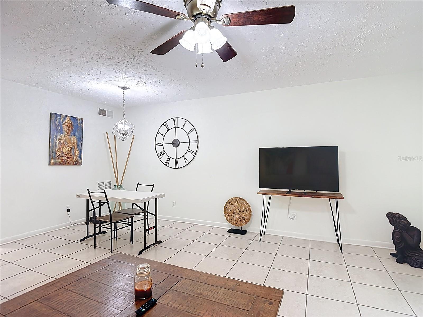 CARROLLWOOD OAKS - Residential