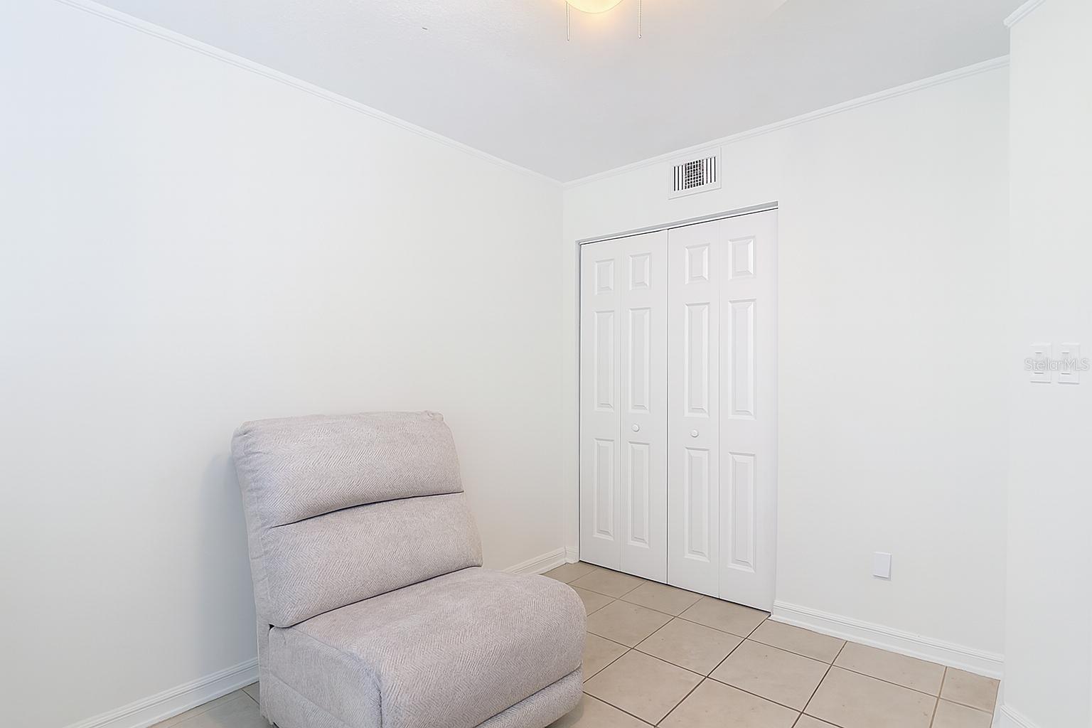 CARROLLWOOD OAKS - Residential