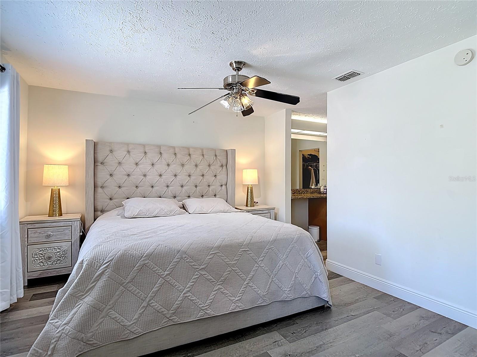 CARROLLWOOD OAKS - Residential