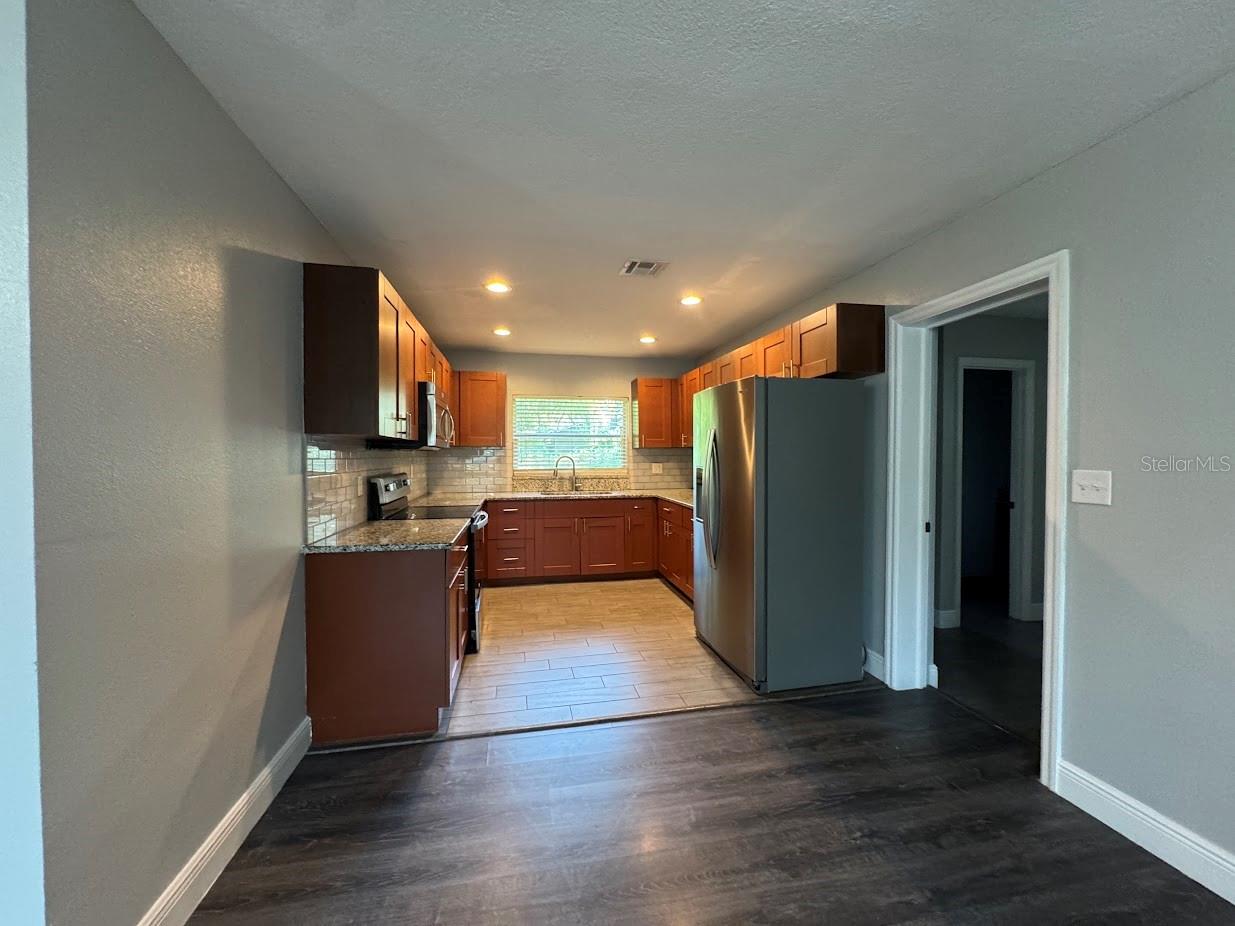 2125 CARLTON DRIVE
