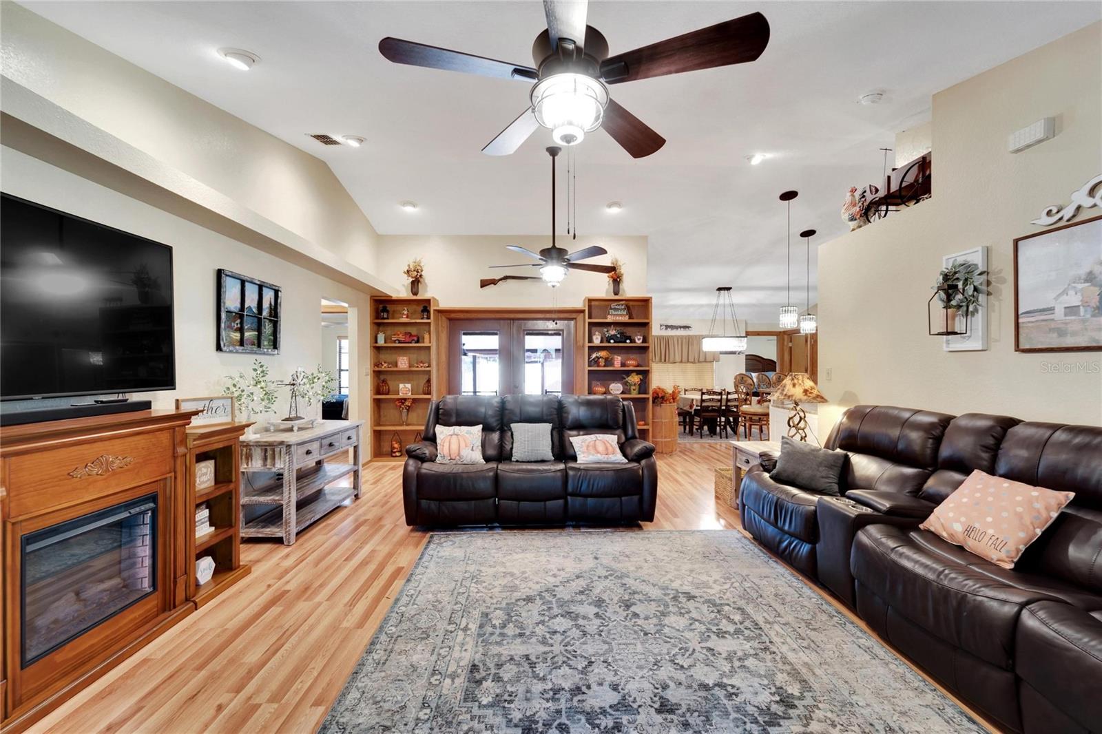 OLD HICKERY - Residential