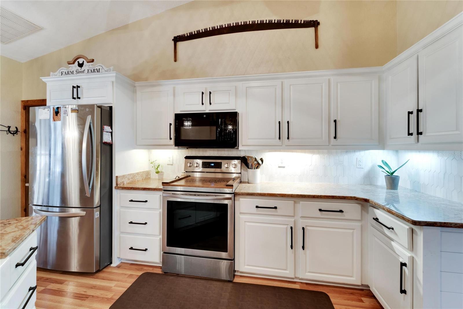 OLD HICKERY - Residential