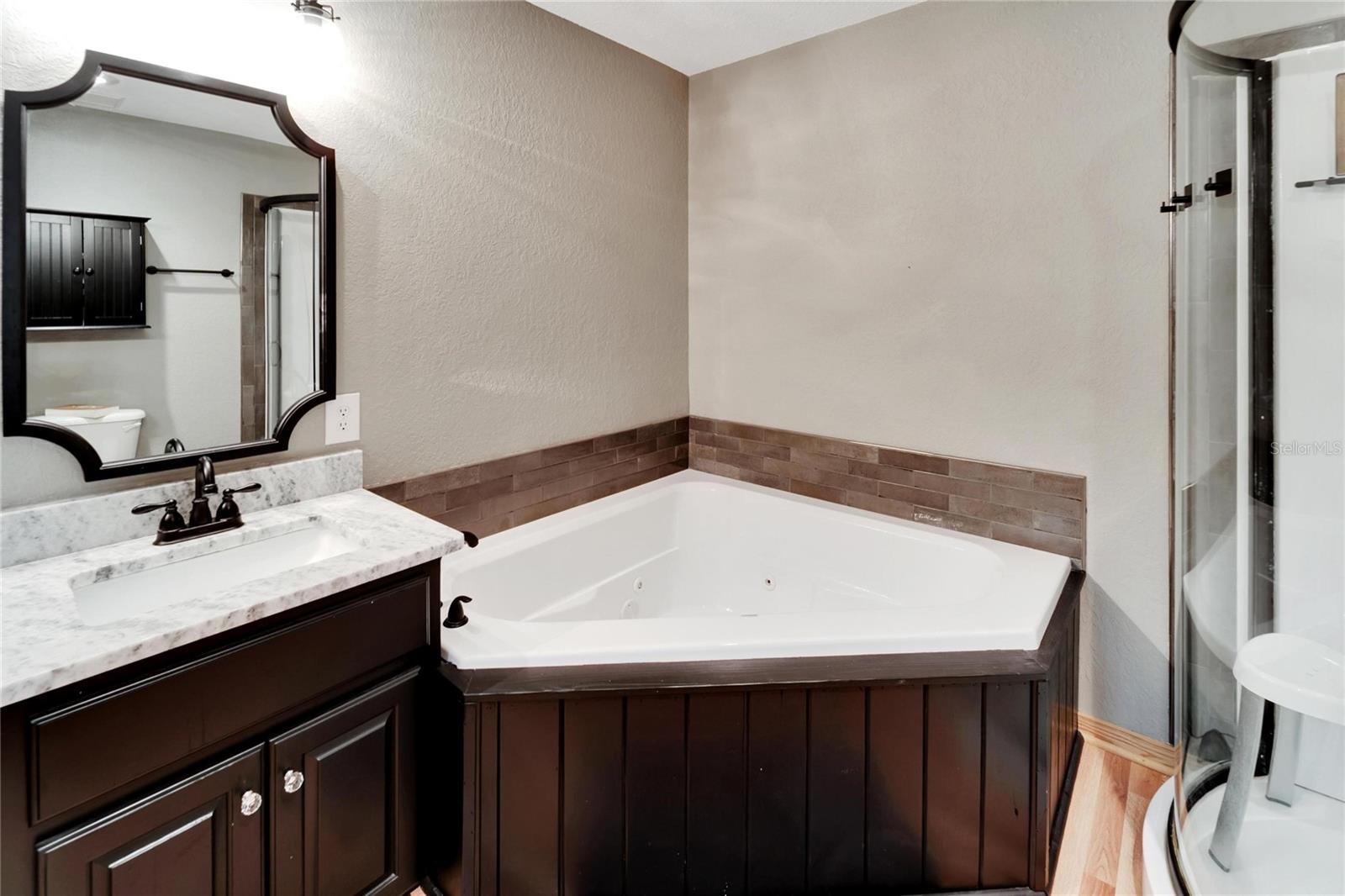 OLD HICKERY - Residential