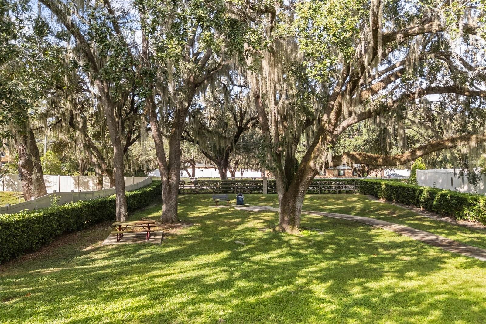 LAKESHORE/WEKIVA - Residential