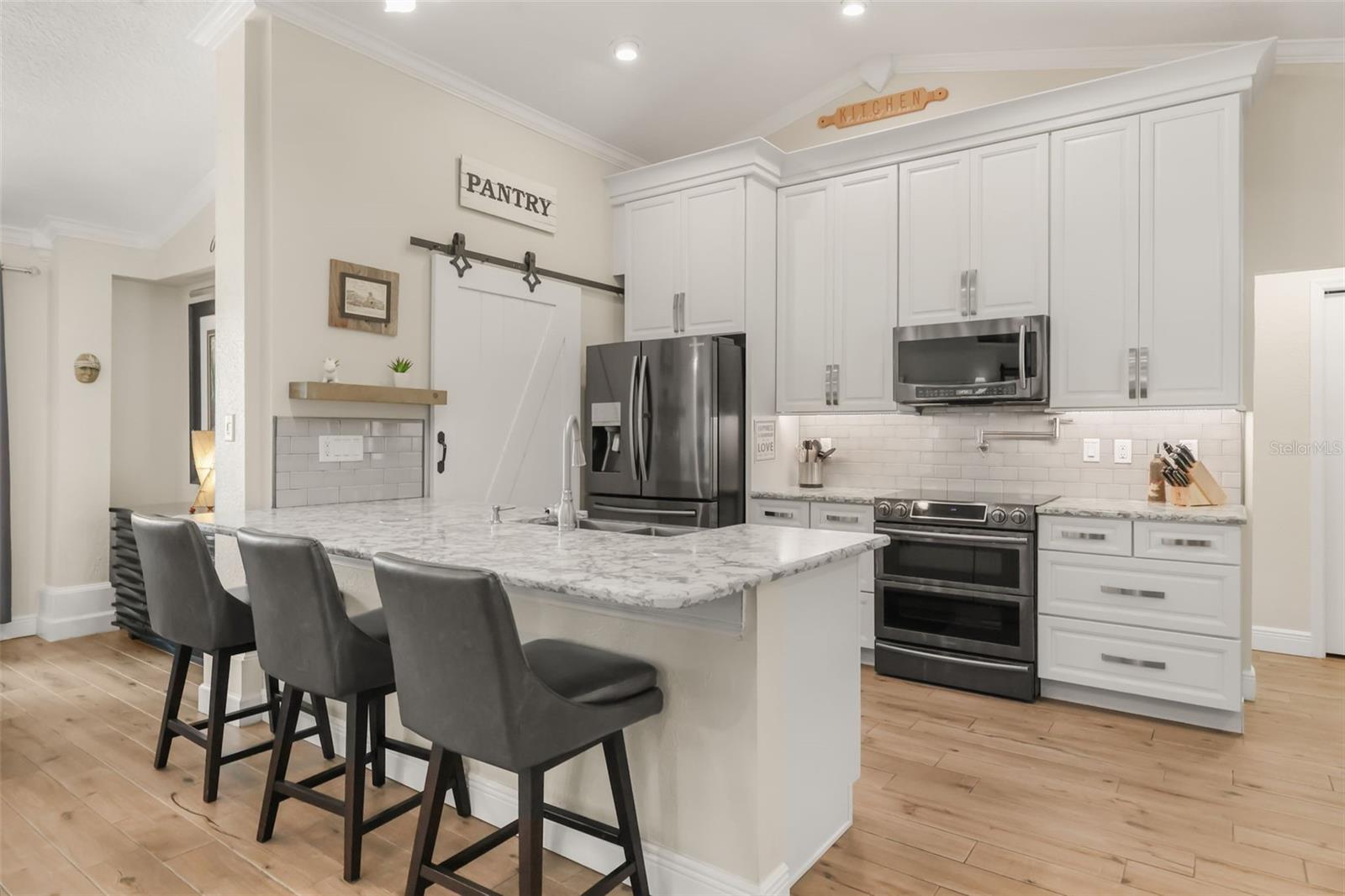 33000 LAKESHORE DRIVE