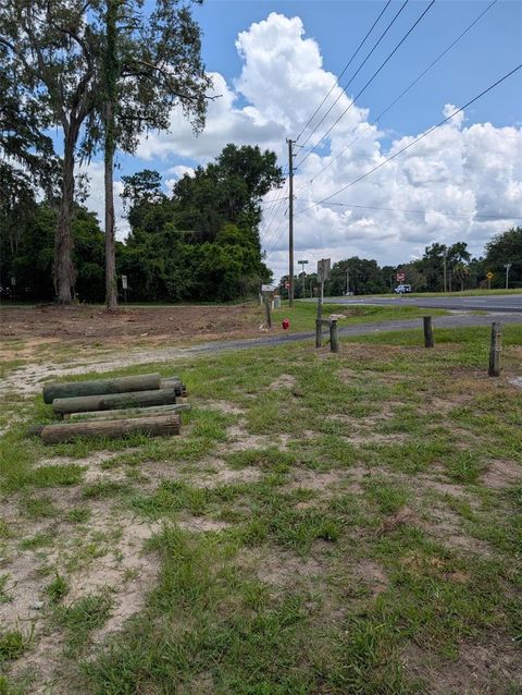 Photo of 19063 N Us Hwy 441, Reddick, FL 32686 (MLS # OM728104)