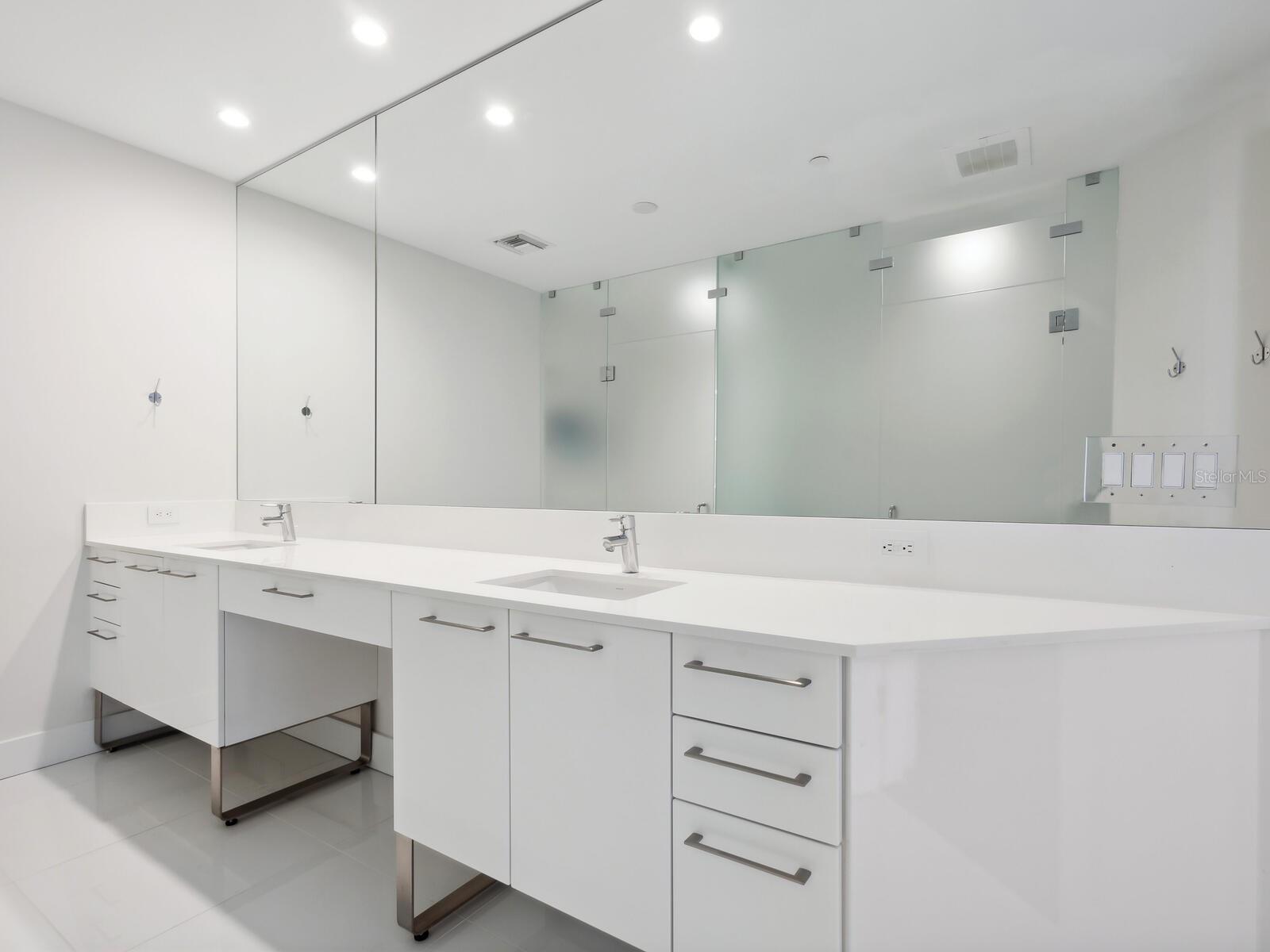 VUE SARASOTA BAY - Residential