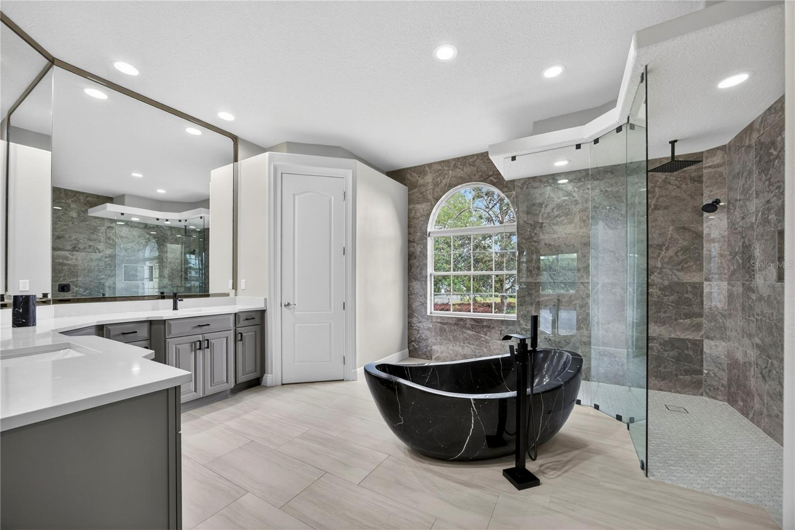 CLERMONT CARRINGTON AT LEGENDS SUB - Residential