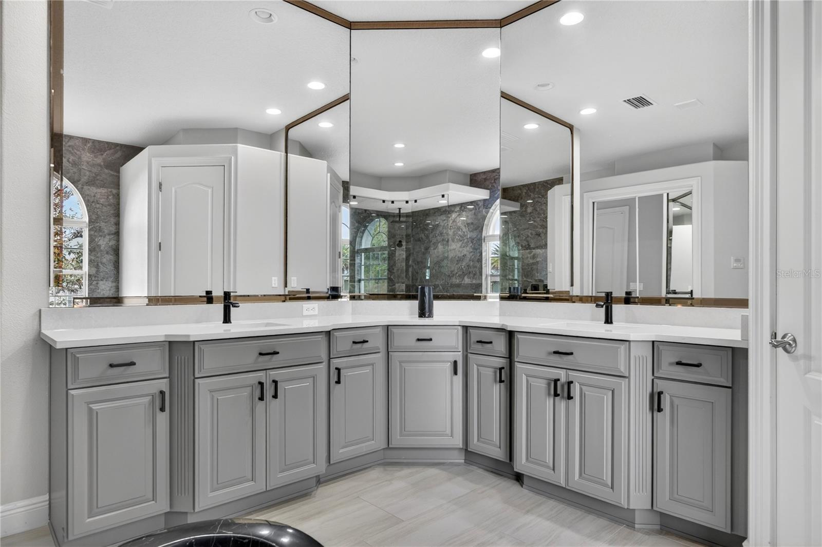 CLERMONT CARRINGTON AT LEGENDS SUB - Residential