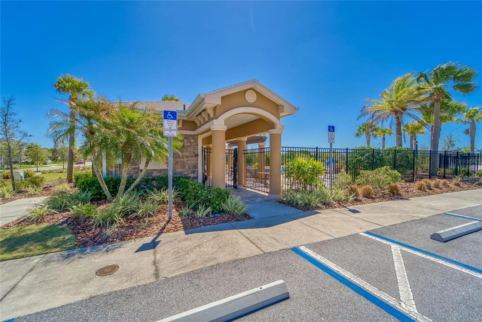 CHANNING PARK - Residential