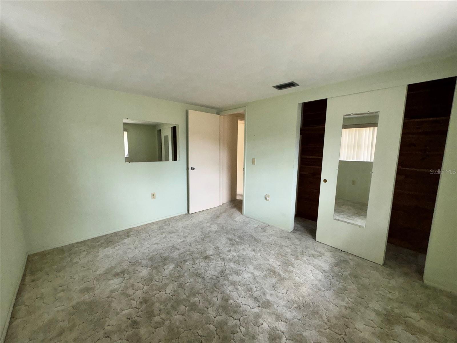 COLONIAL HILLS - Residential
