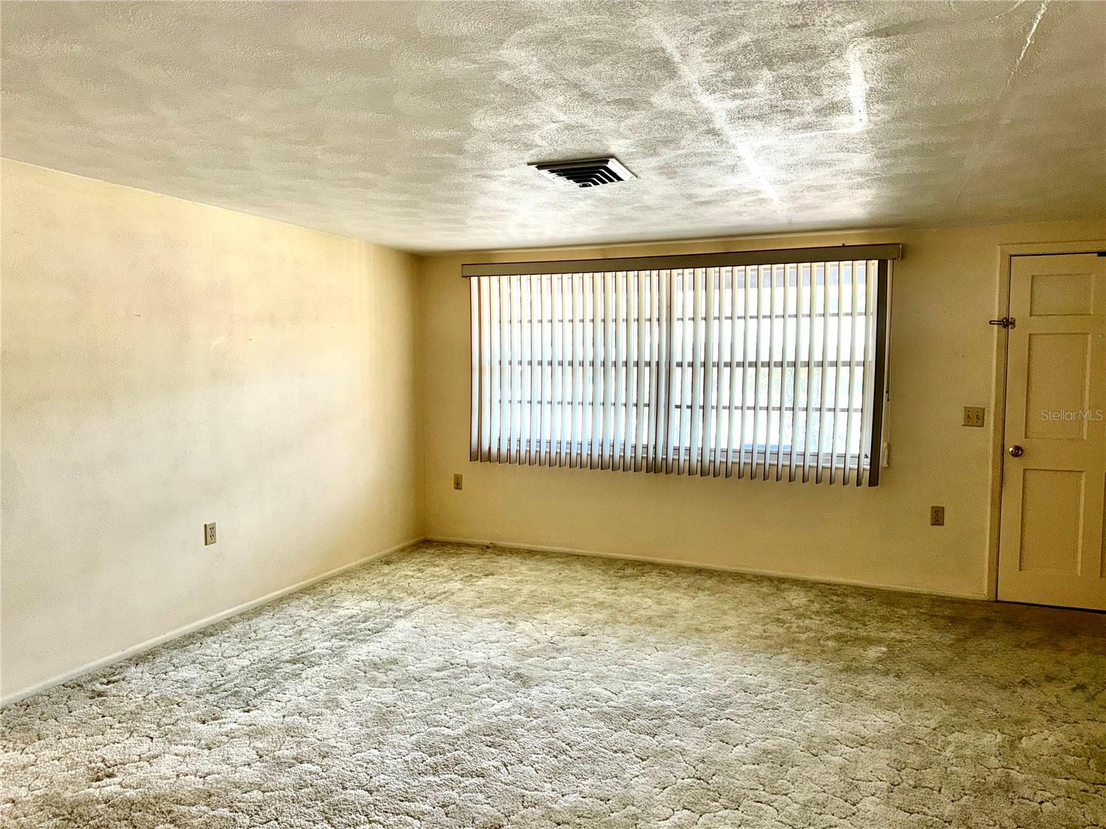 COLONIAL HILLS - Residential