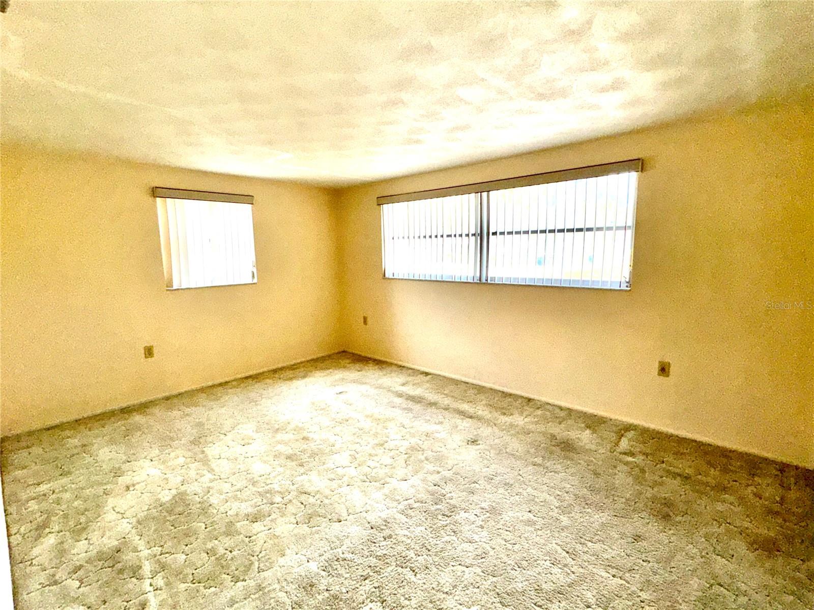 COLONIAL HILLS - Residential