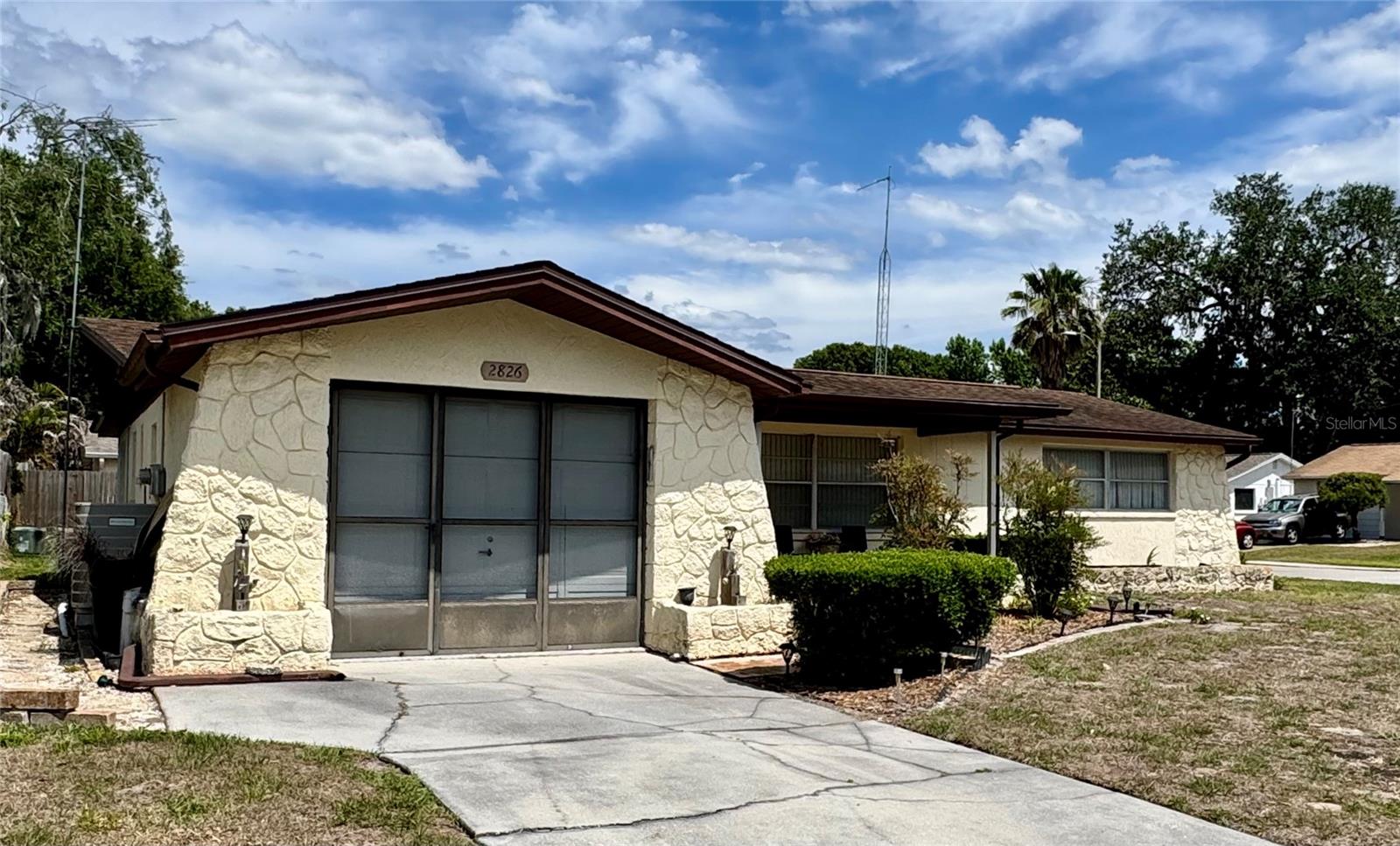 COLONIAL HILLS - Residential