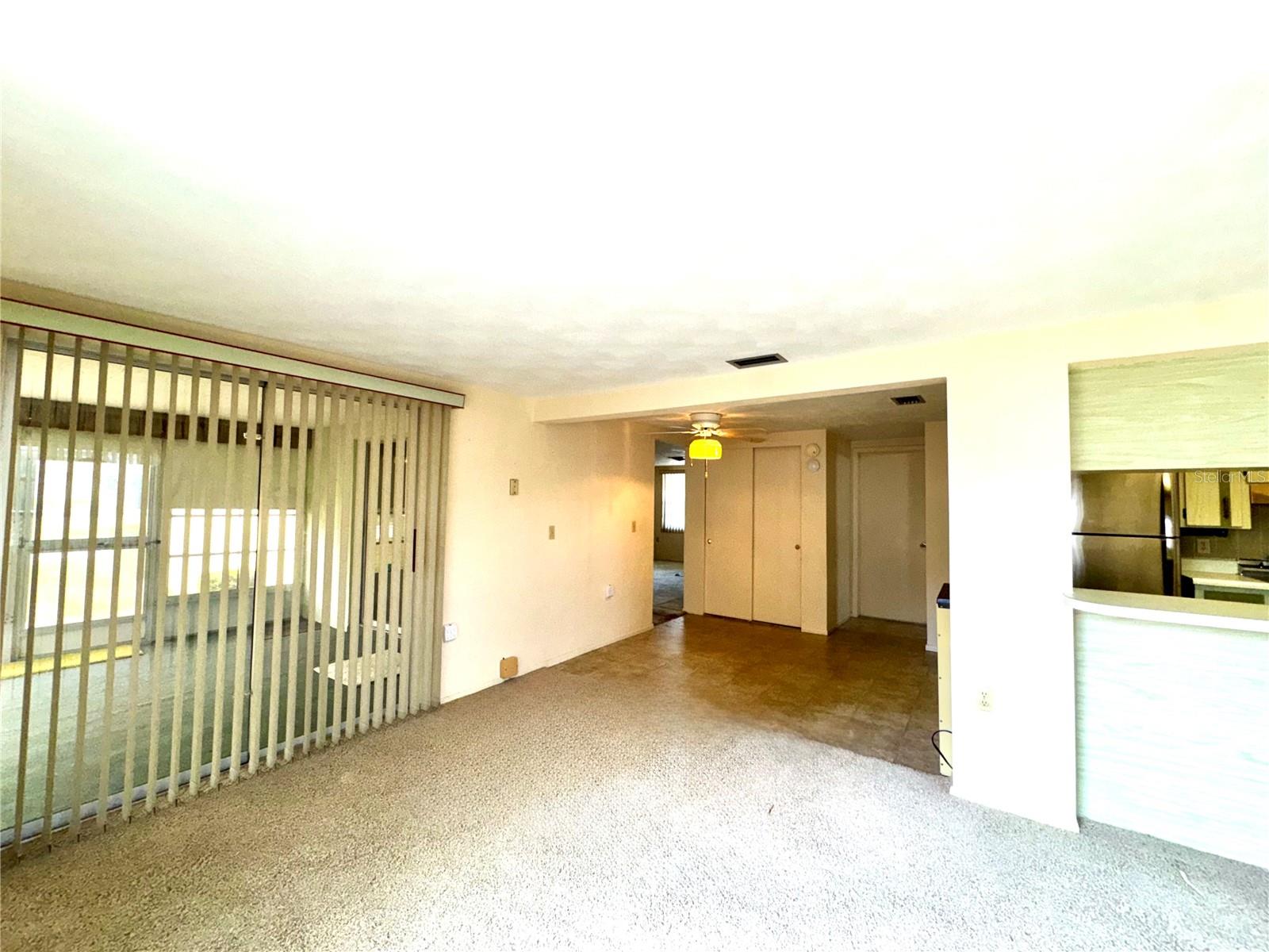 COLONIAL HILLS - Residential