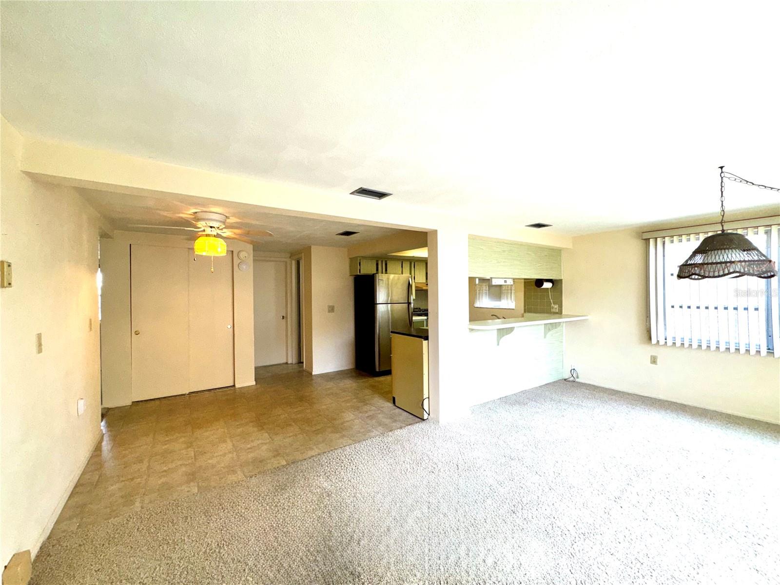 COLONIAL HILLS - Residential