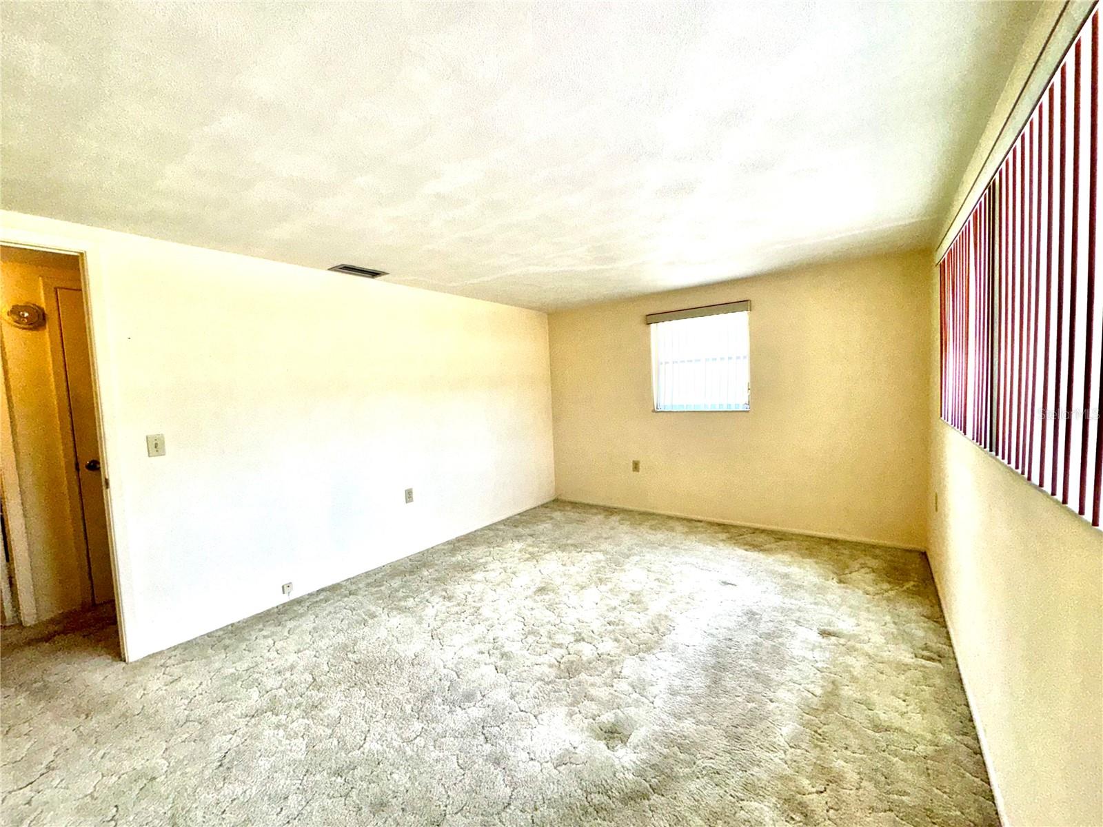 COLONIAL HILLS - Residential