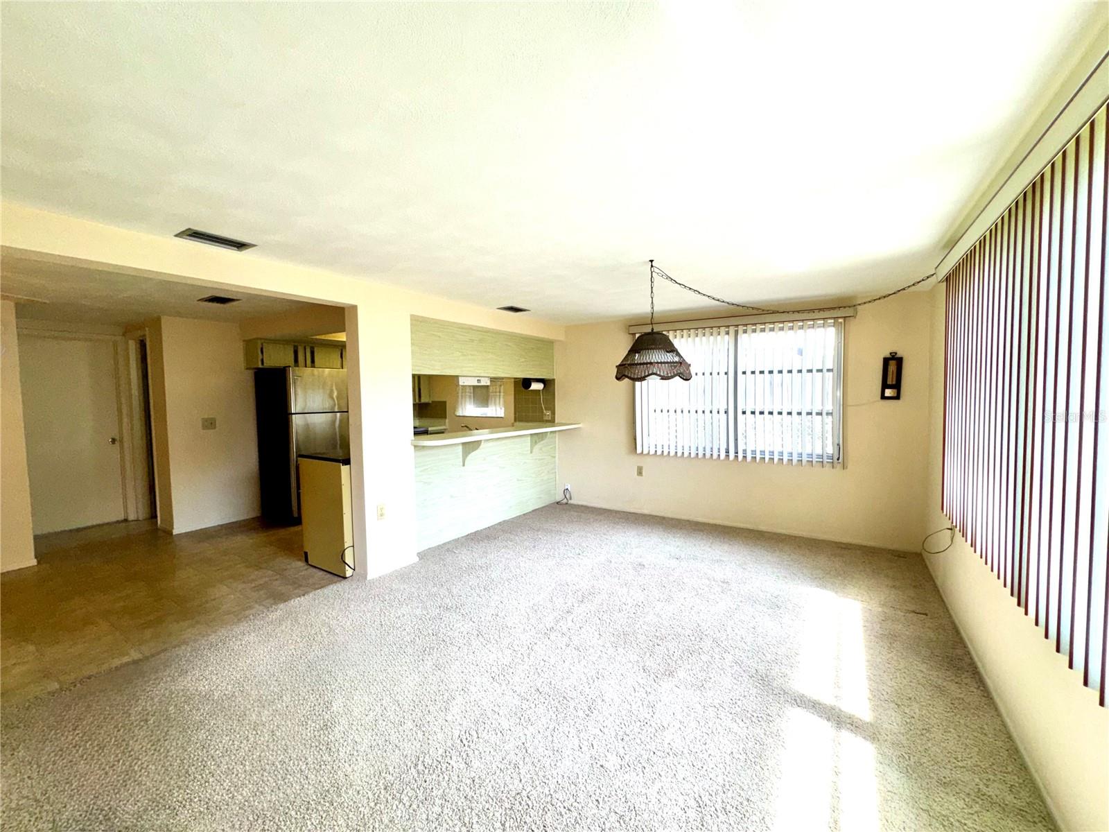 COLONIAL HILLS - Residential