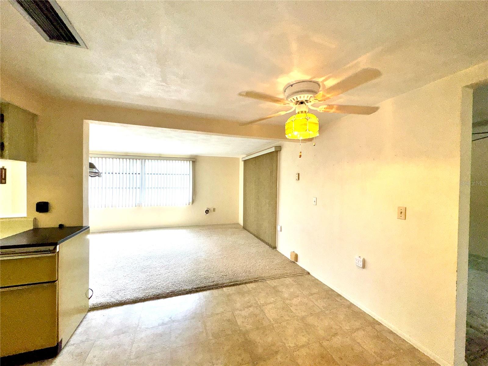 COLONIAL HILLS - Residential