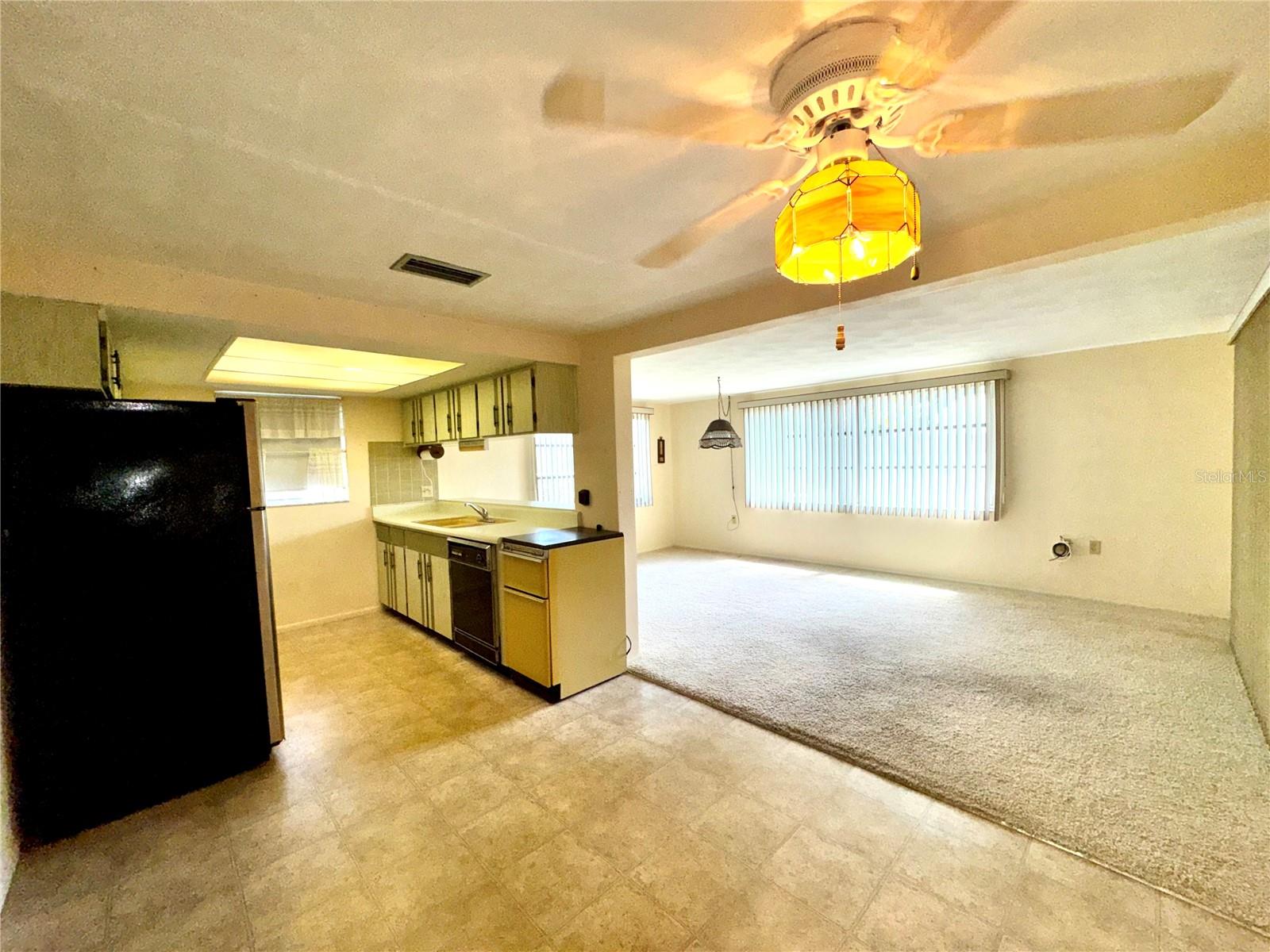 COLONIAL HILLS - Residential