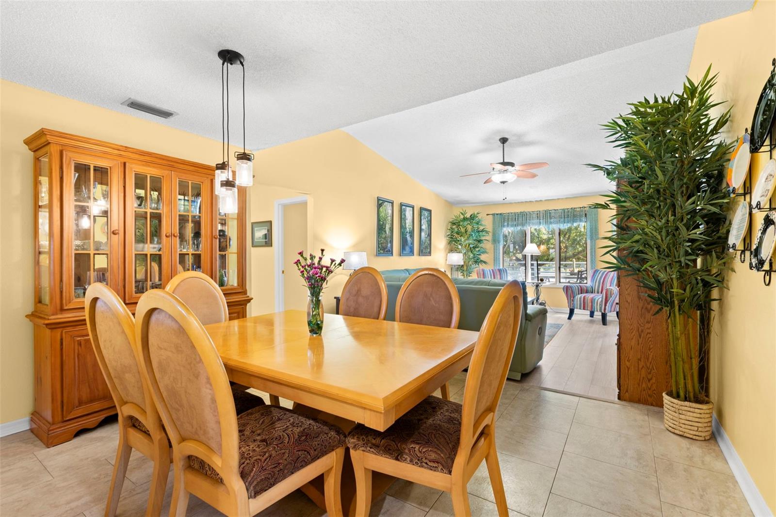 POINTE ALEXIS SOUTH - Residential