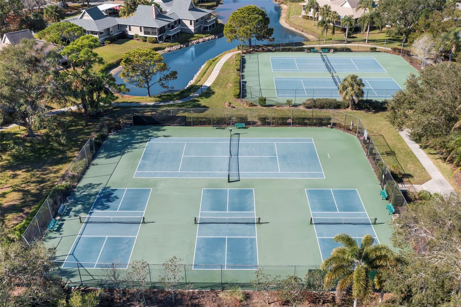 POINTE ALEXIS SOUTH - Residential