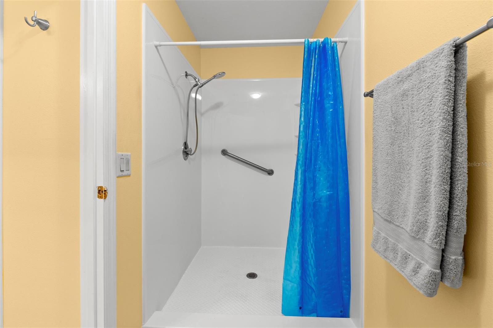 POINTE ALEXIS SOUTH - Residential