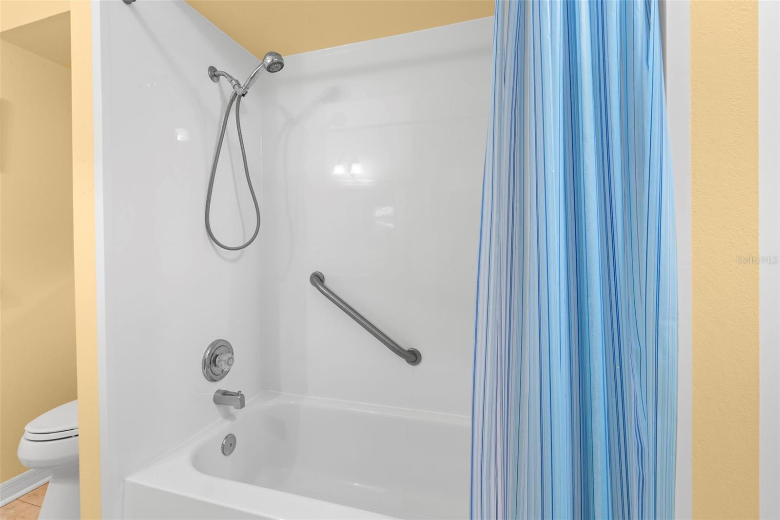 POINTE ALEXIS SOUTH - Residential