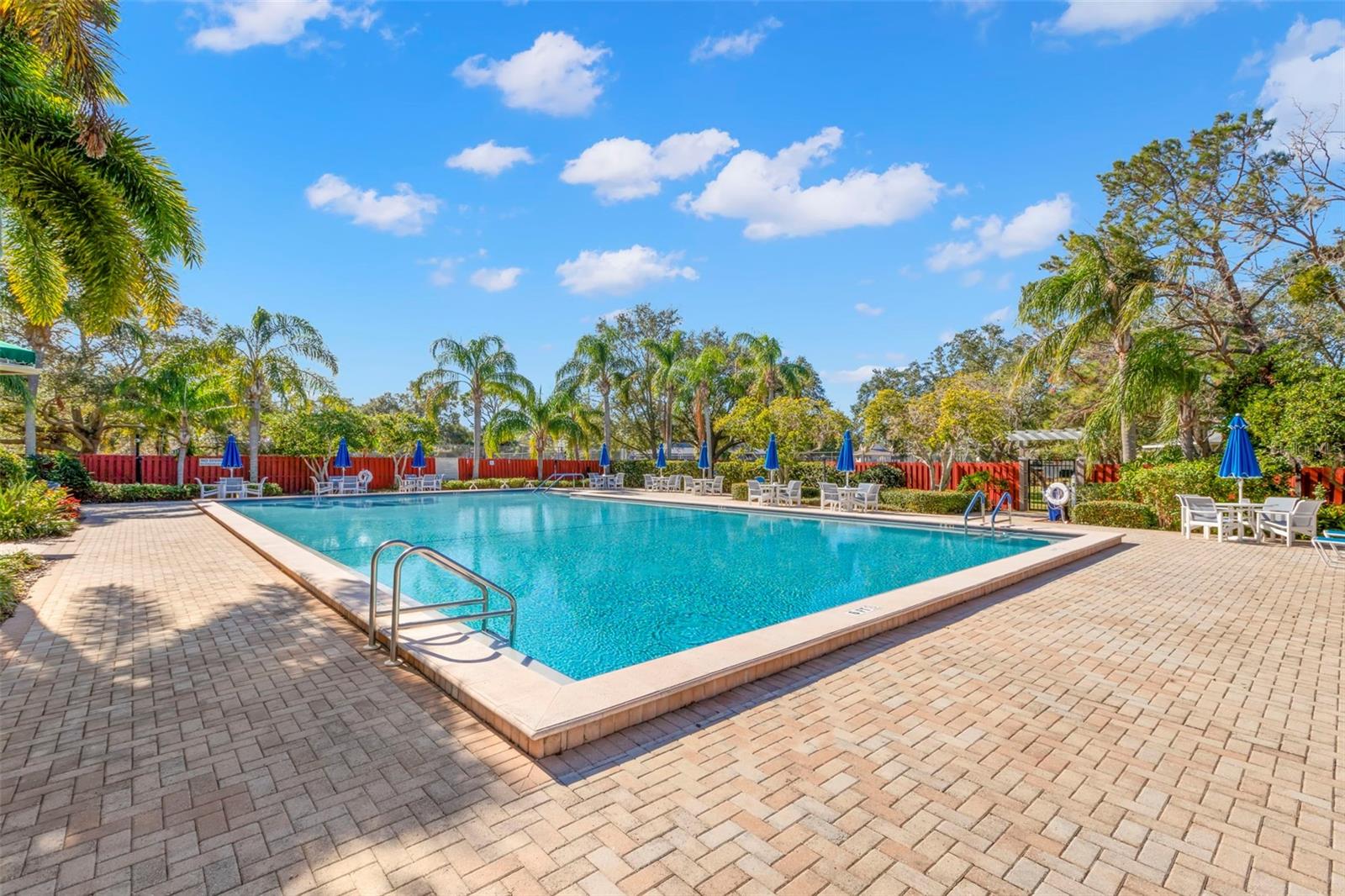 POINTE ALEXIS SOUTH - Residential