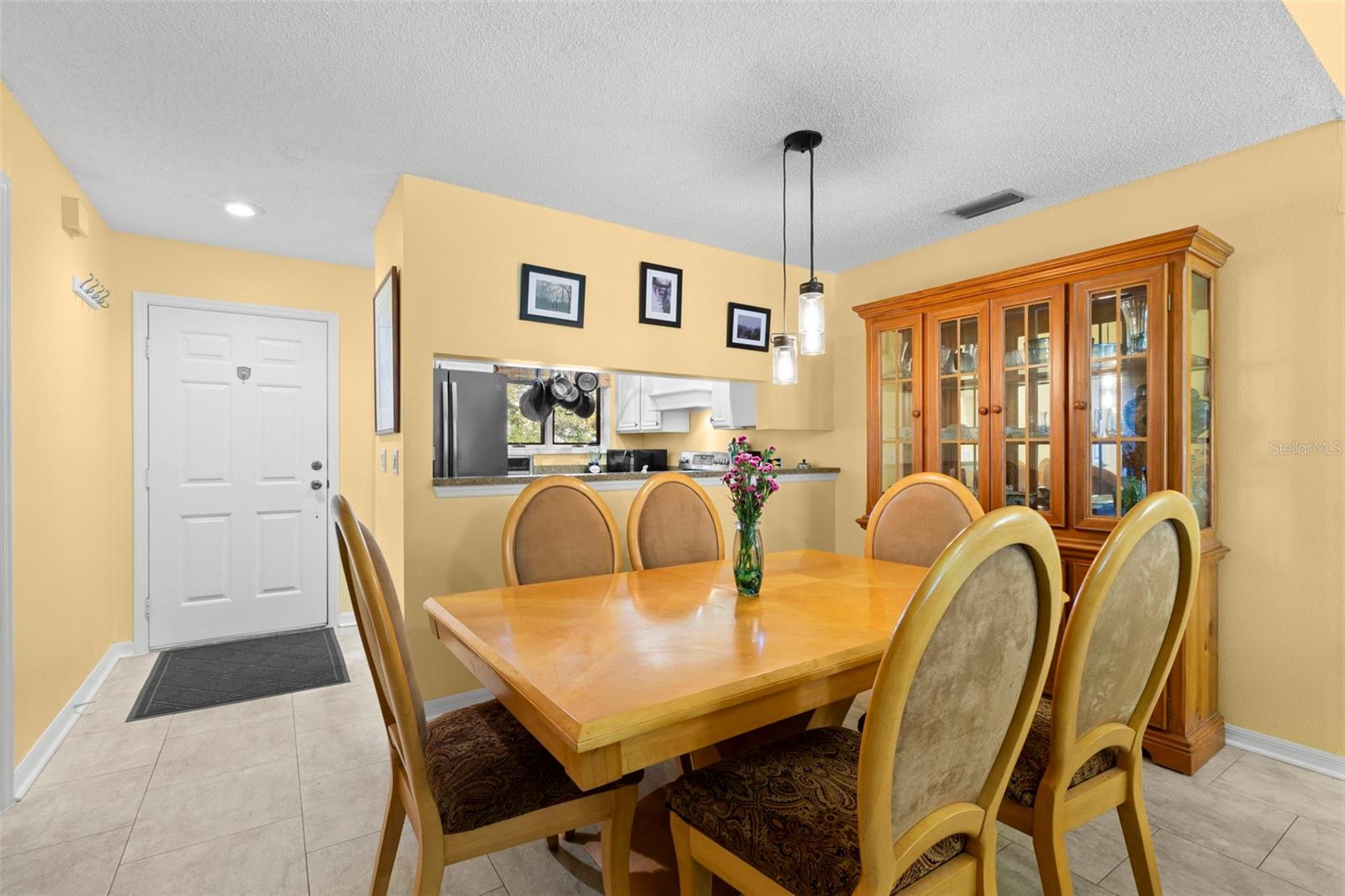 POINTE ALEXIS SOUTH - Residential