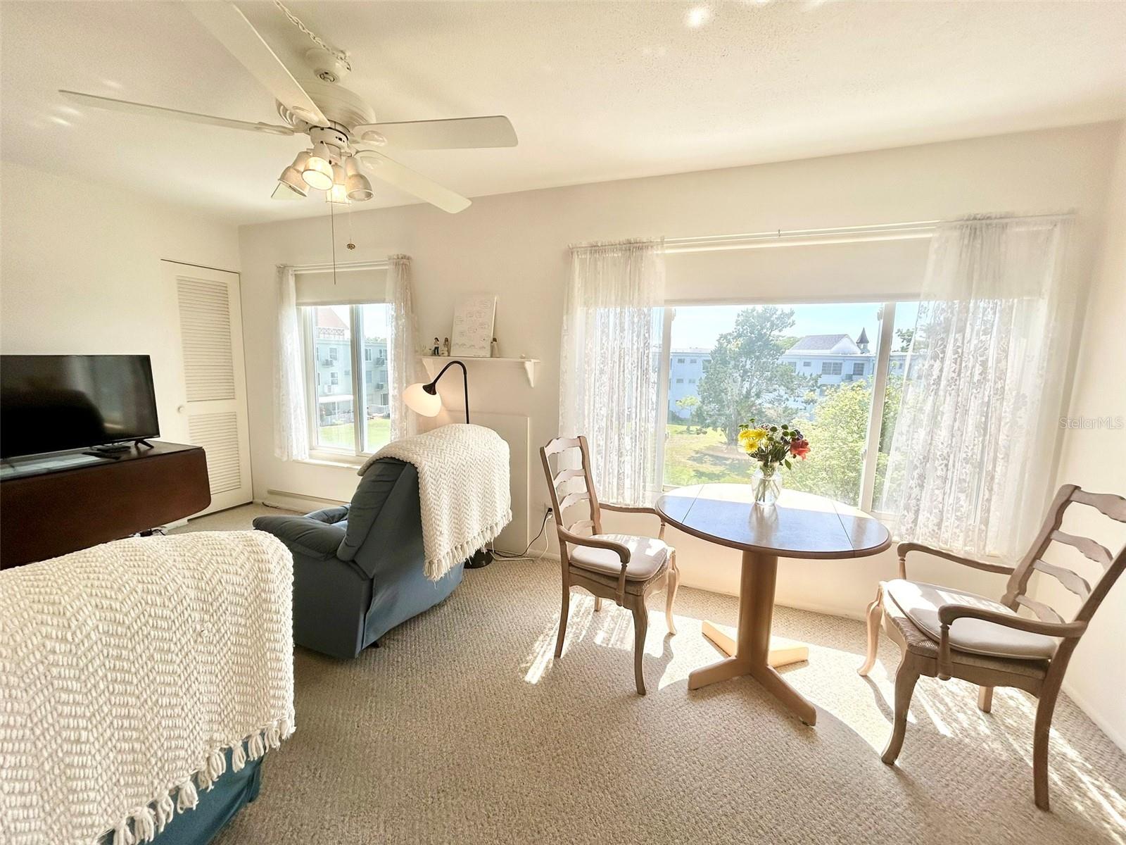 ON TOP OF THE WORLD - Residential