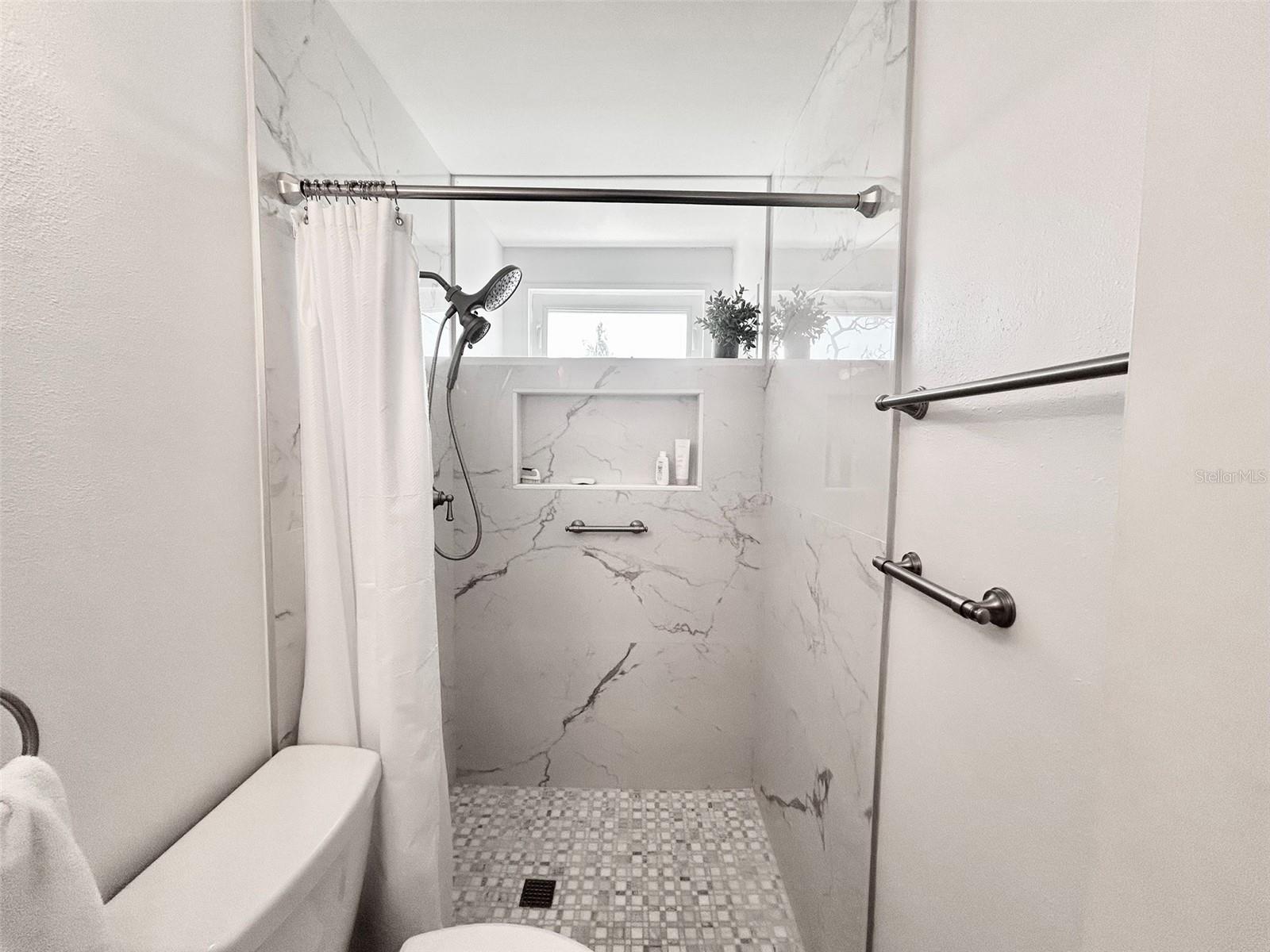 ON TOP OF THE WORLD - Residential