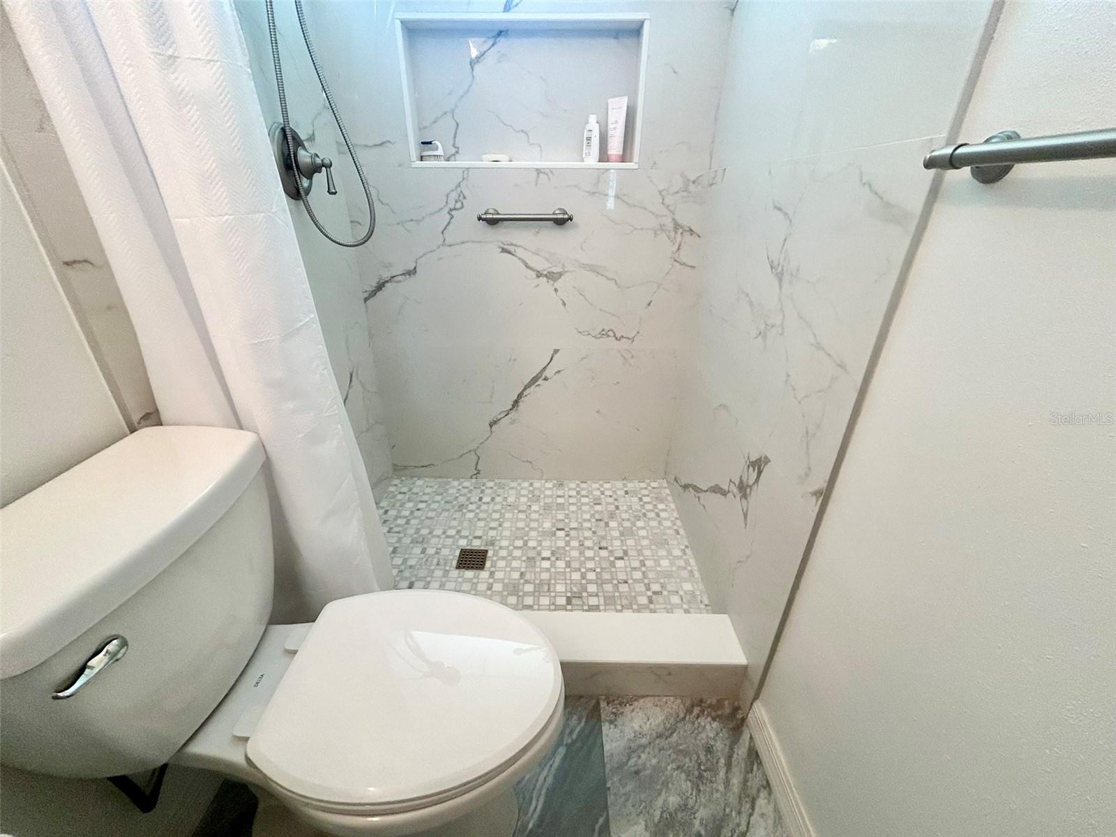 ON TOP OF THE WORLD - Residential