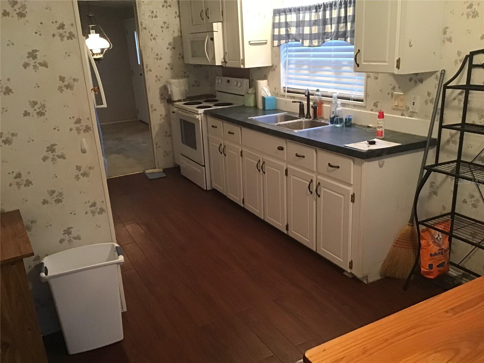 GOLDEN HOLIDAY ADD 01 - Residential