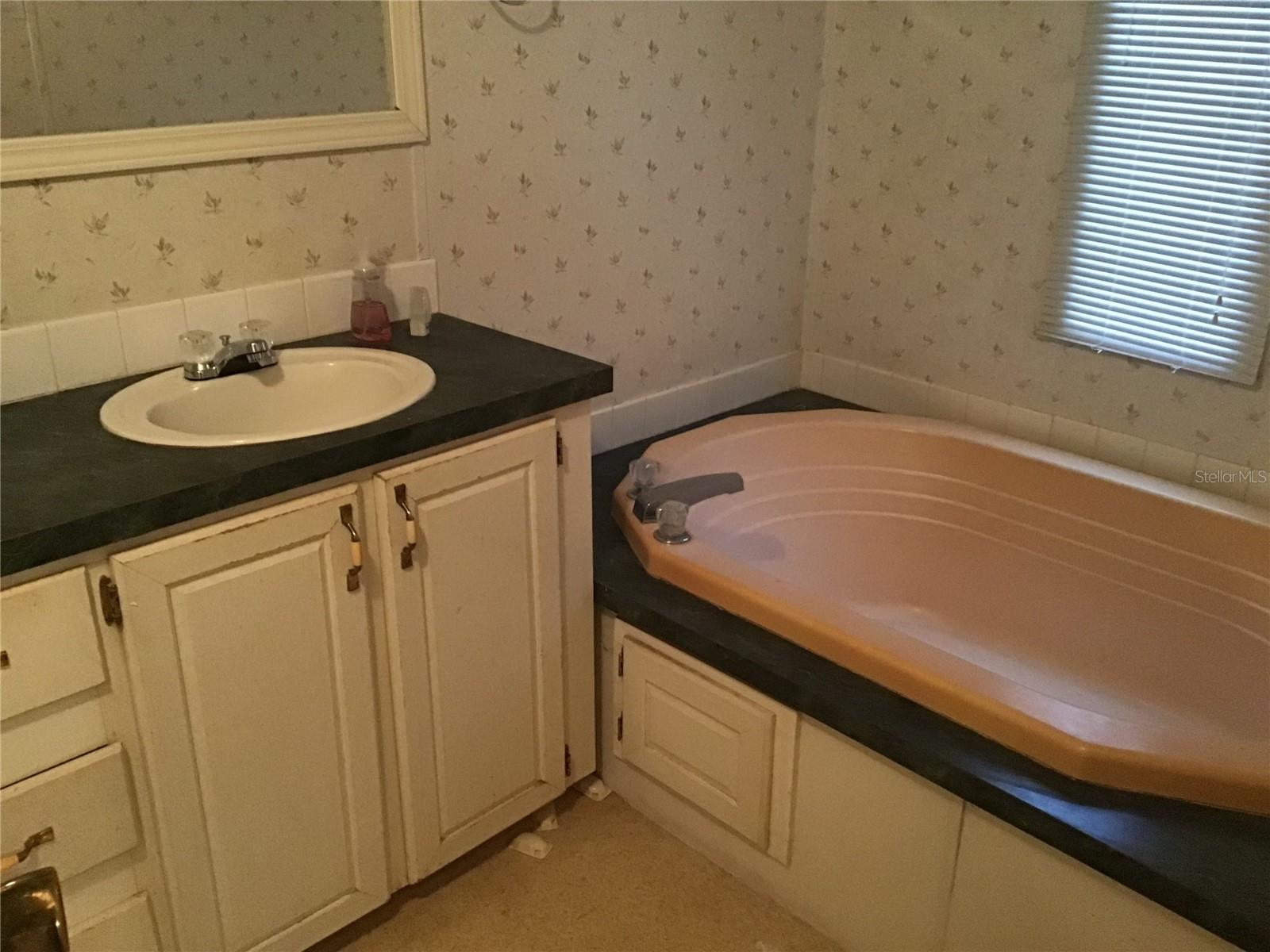 GOLDEN HOLIDAY ADD 01 - Residential