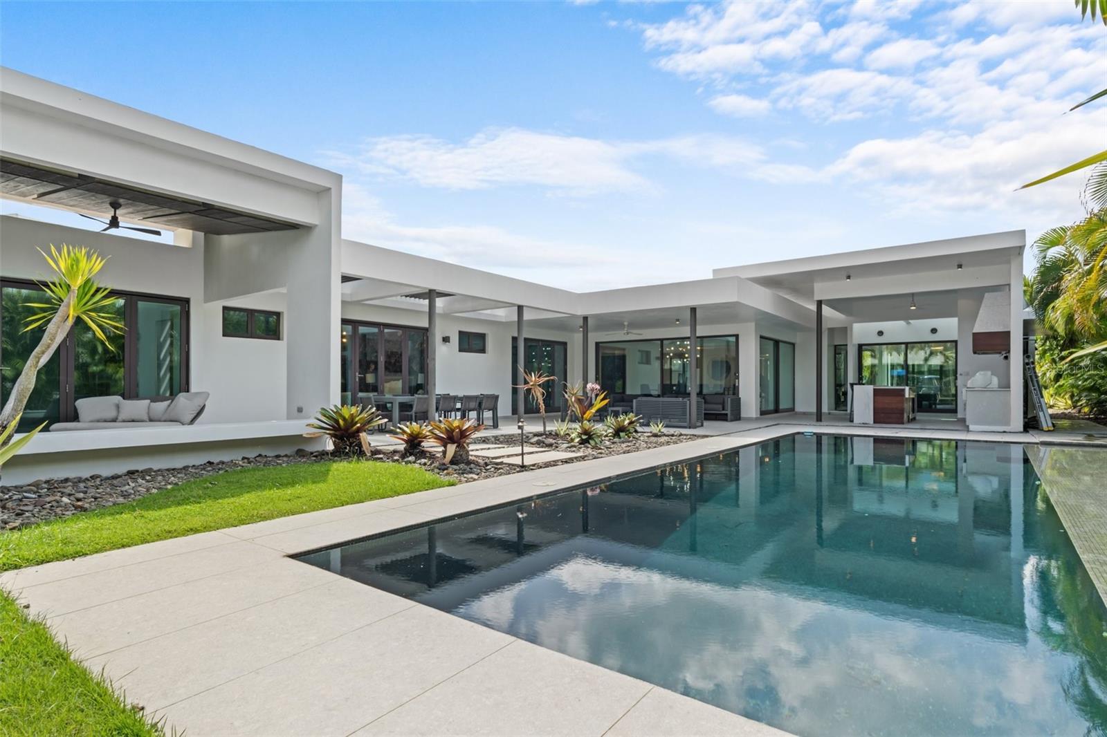 DORADO BEACH EAST - Residential