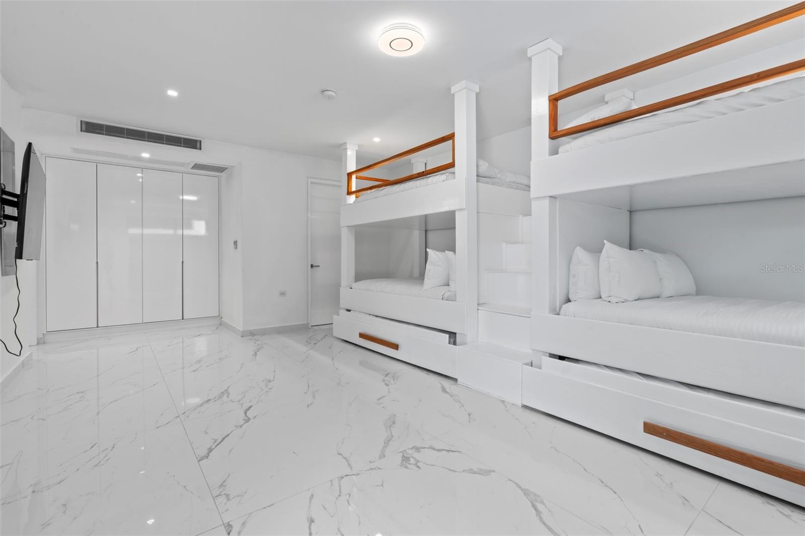 DORADO BEACH EAST - Residential