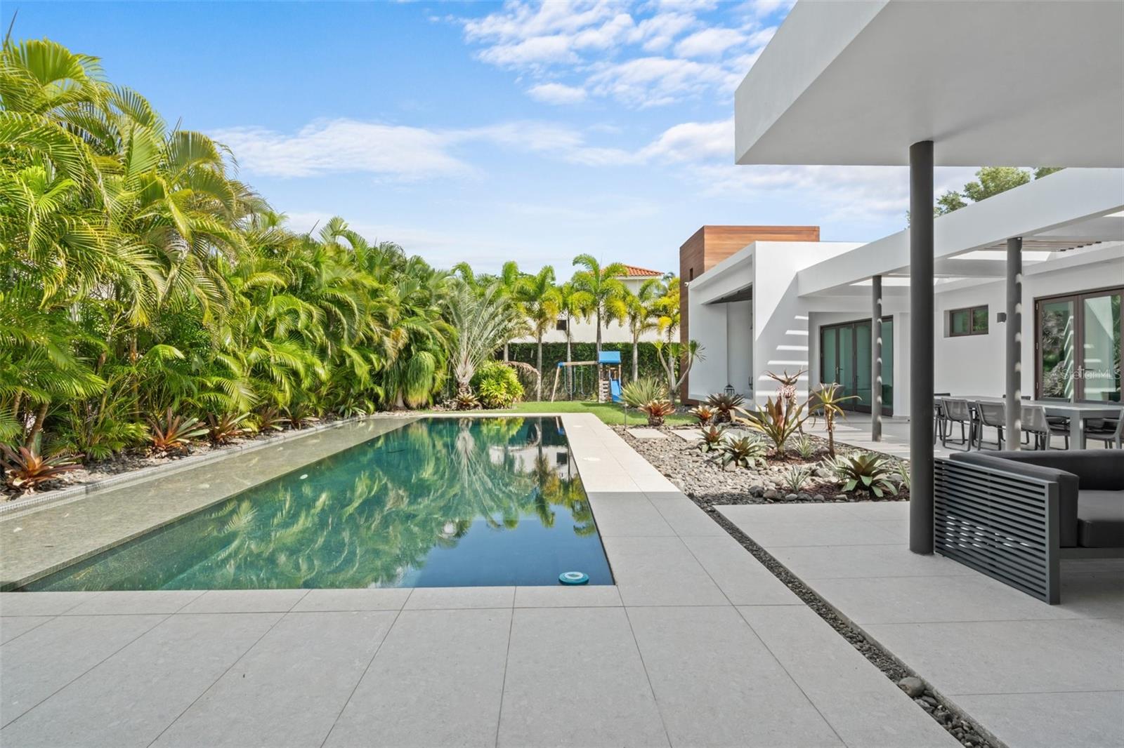 DORADO BEACH EAST - Residential