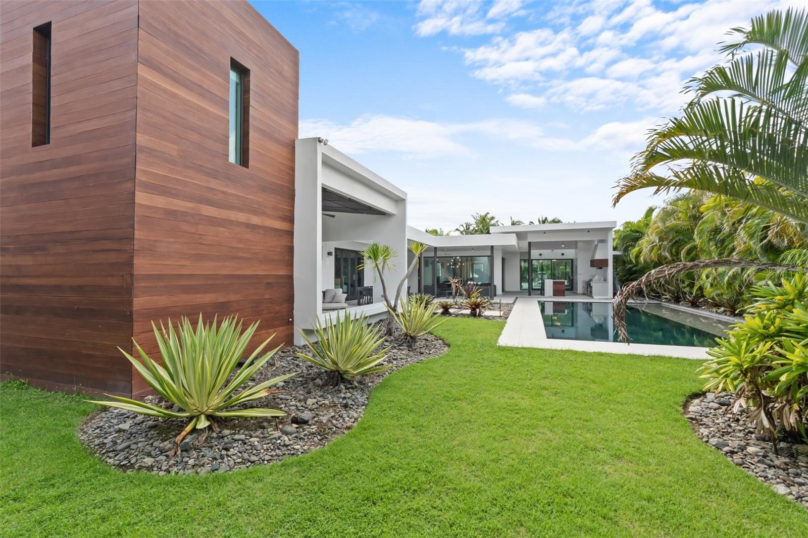 DORADO BEACH EAST - Residential