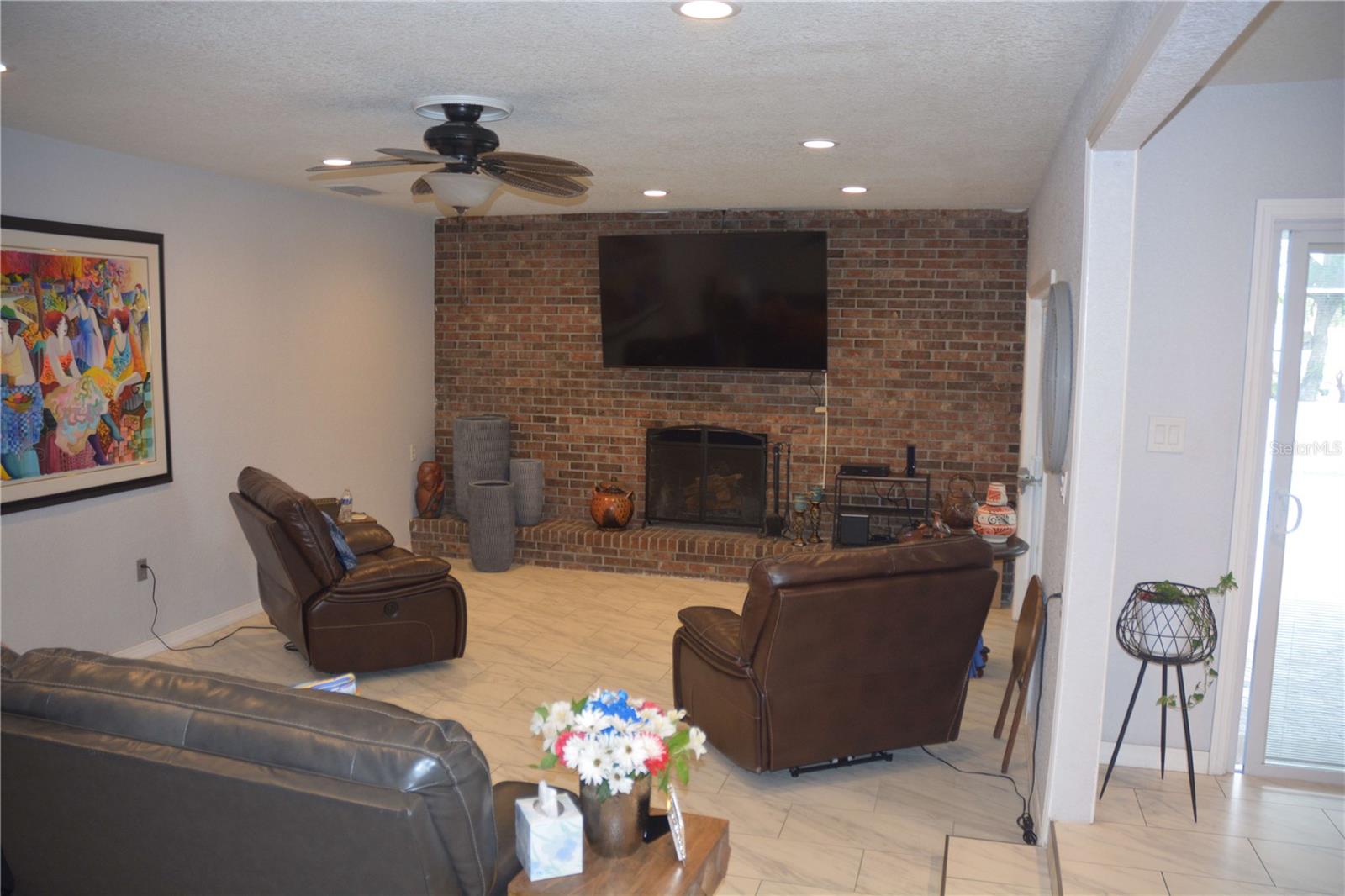 OAKVIEW ESTATES UN #3 - Residential