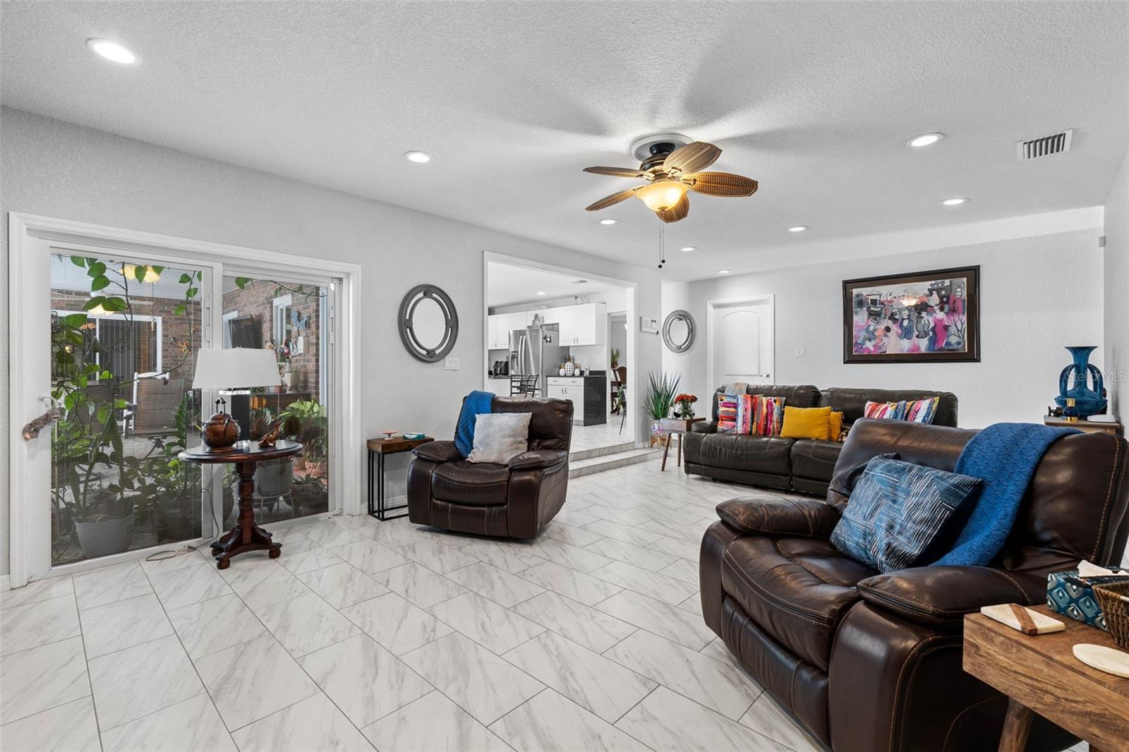 OAKVIEW ESTATES UN #3 - Residential