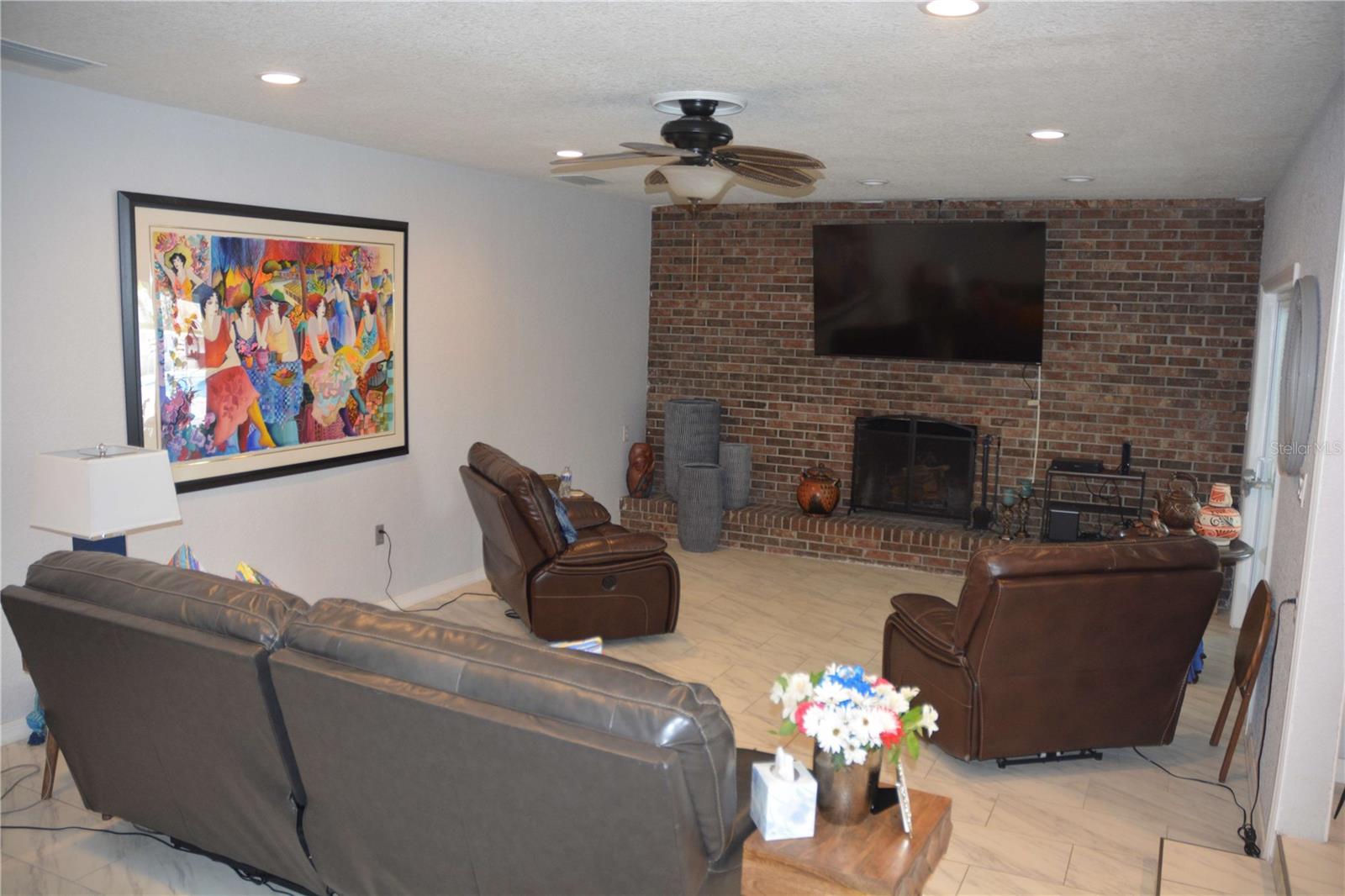 OAKVIEW ESTATES UN #3 - Residential