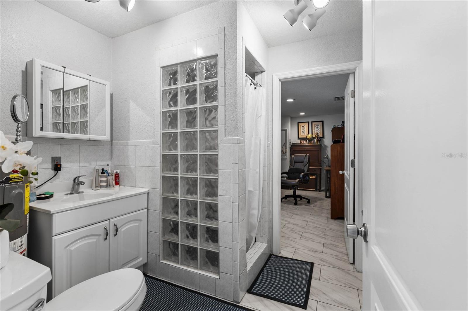 OAKVIEW ESTATES UN #3 - Residential