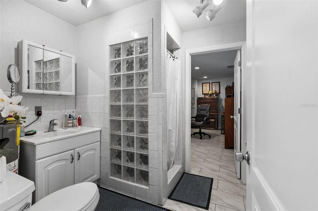 Photo of 3437 Oakview Drive, Lakeland, FL 33811 (MLS # TB8439351)