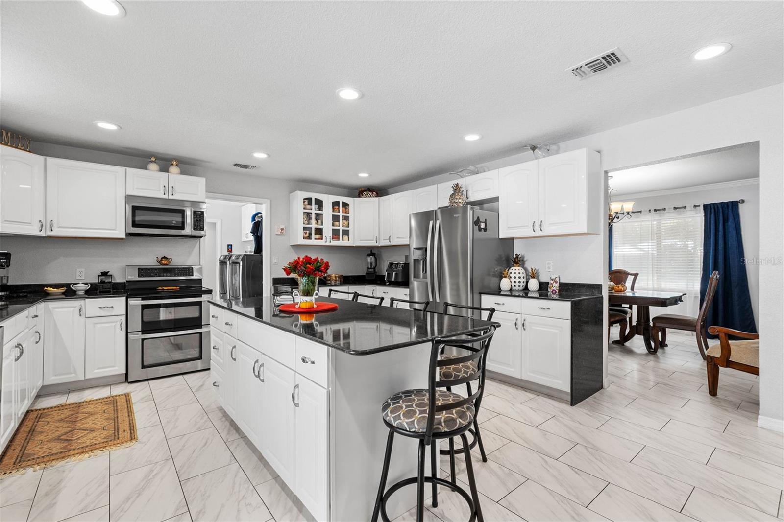 OAKVIEW ESTATES UN #3 - Residential