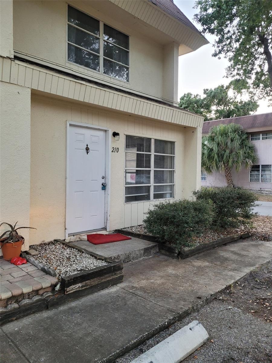 FAIRWAY OAKS - Residential Lease