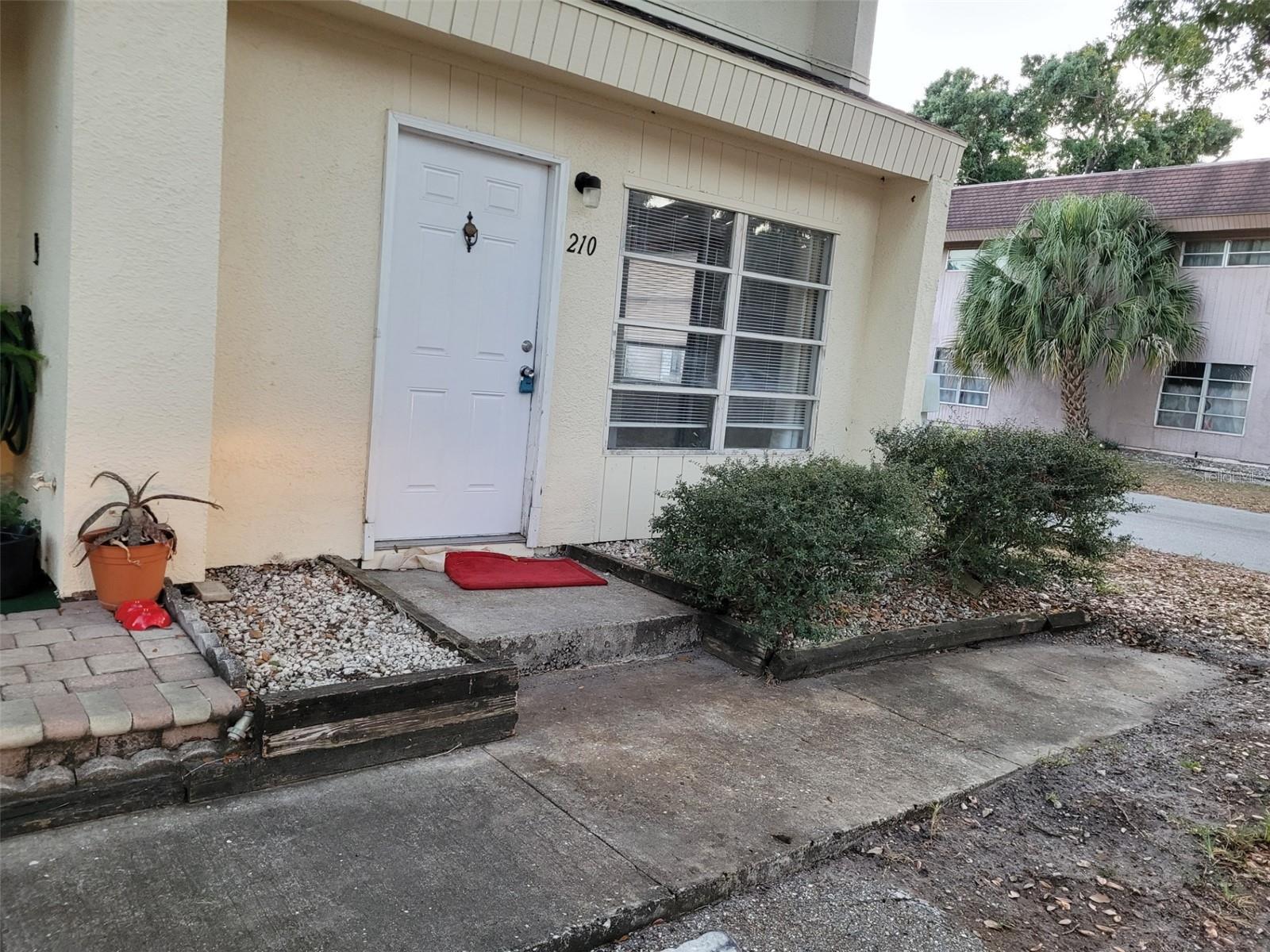 FAIRWAY OAKS - Residential Lease